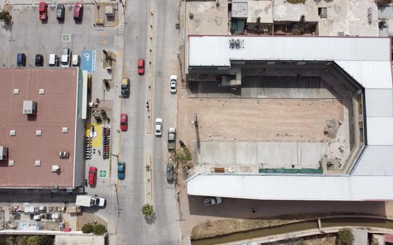 Plaza Comercial Villa Unión, Durango​
Cimentación, desarrollo, construcción y soldadura de vigas estructurales.