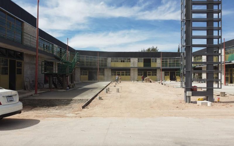 Plaza Comercial Villa Unión, Durango​
Cimentación, desarrollo, construcción y soldadura de vigas estructurales.